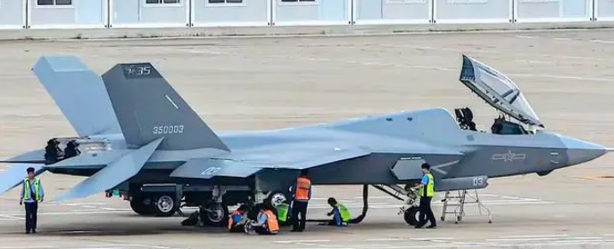 殲-35戰(zhàn)斗機(jī)首飛，探索未來空中力量的里程碑事件，殲-35戰(zhàn)斗機(jī)首飛，空中力量里程碑事件，探索未來空中霸主之路